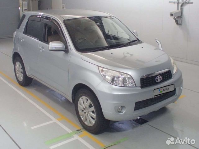 Toyota Rush 2011.