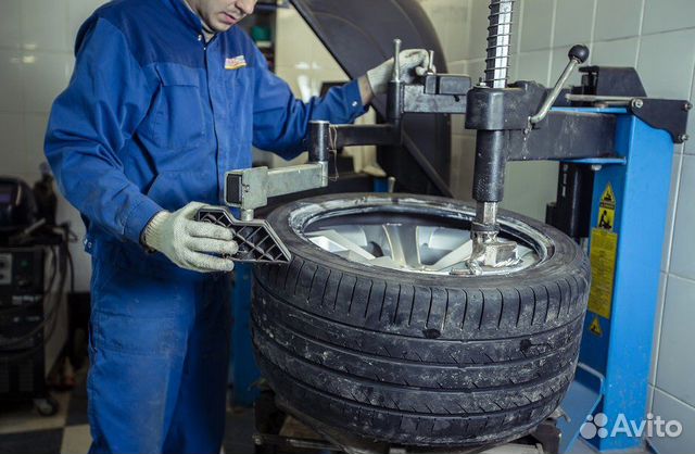 Шиномонтажник