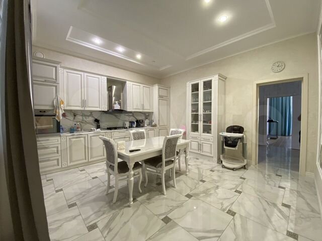 Дом 360 м² на участке 6 сот.