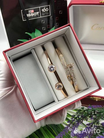 Подарочный набор для девушки(часы, браслеты)