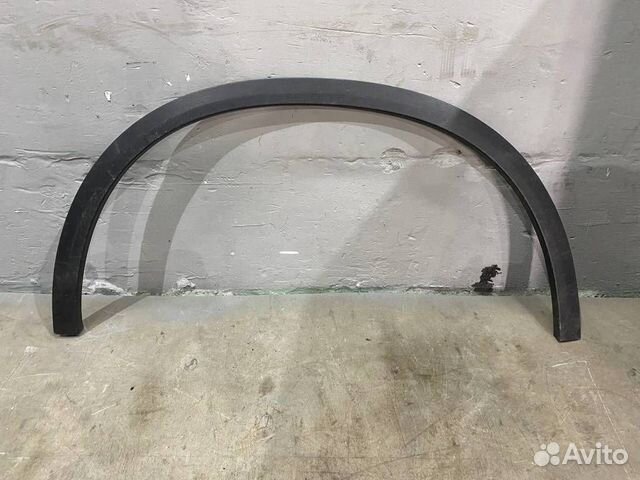 Накладка крыла переднего правого от Mercedes Benz