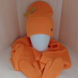 Комплект:шапка +снуд +варежки. Новый(демисезон)