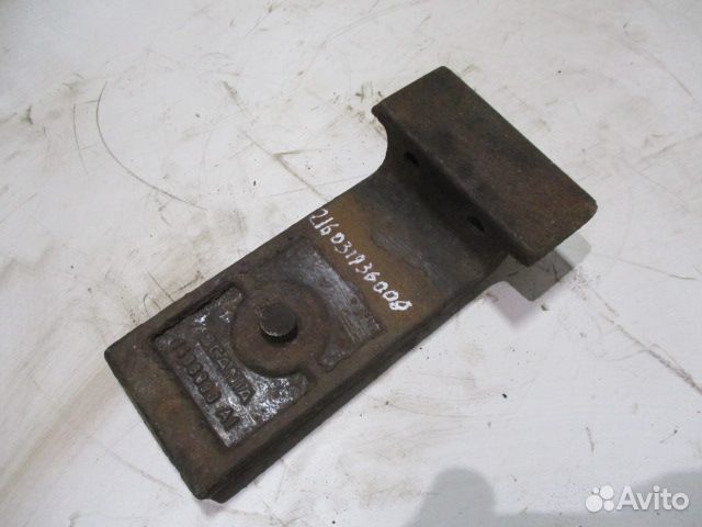 Проставка передней рессоры (правый) Scania 1436890