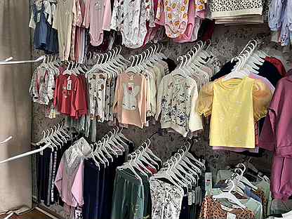 Магазин детской одежды и гелиевые шары