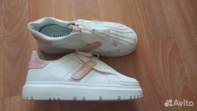 Кроссовки женские новые 39