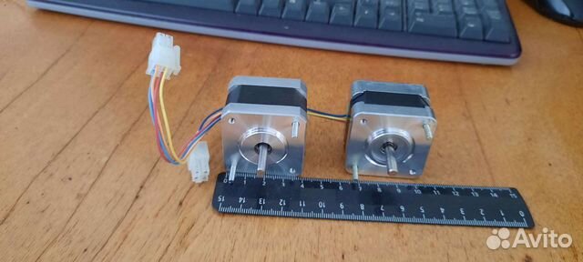 Шаговый двигатель