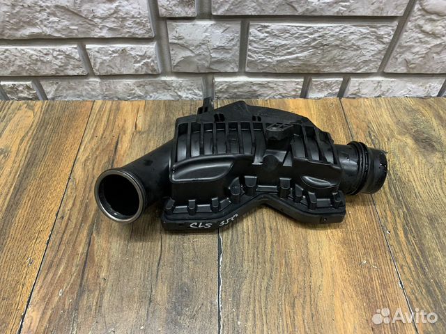 Mercedes Benz CLS W218 Патрубок воздушного фильтра