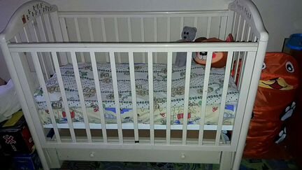 Детская кроватка матрас постельное