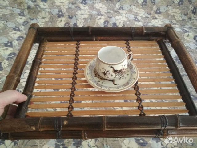 Столик для подачи еды в постель