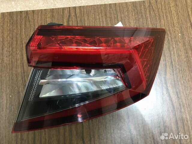 Фонарь задний правый внешний Skoda Karoq