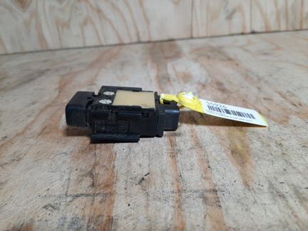 Кнопка в салон Toyota Corona AT210 4AFE 1997