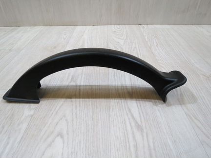 Накладка петли багажника левая Kia Quoris