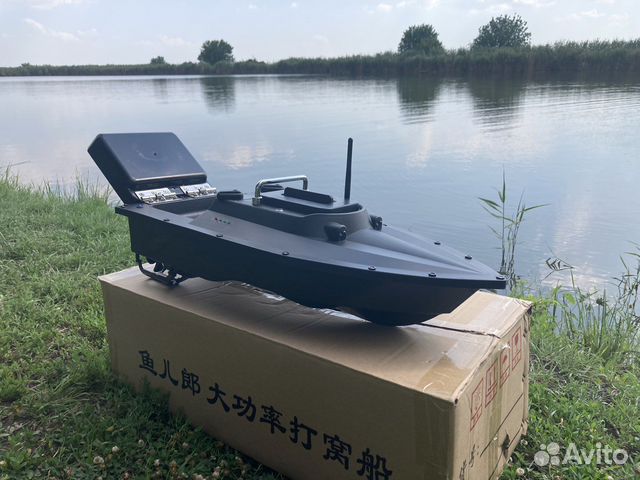 Прикормочный кораблик для рыбалки