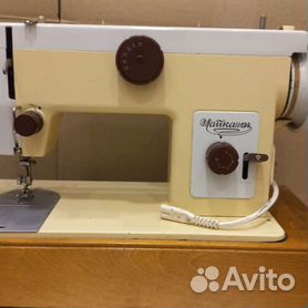 Машинка швейная с электроприводом Чайка