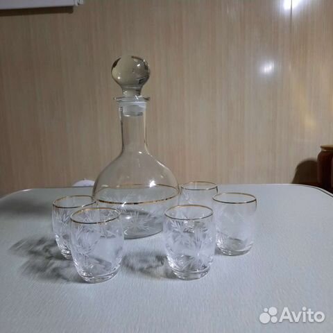 Графин с рюмками
