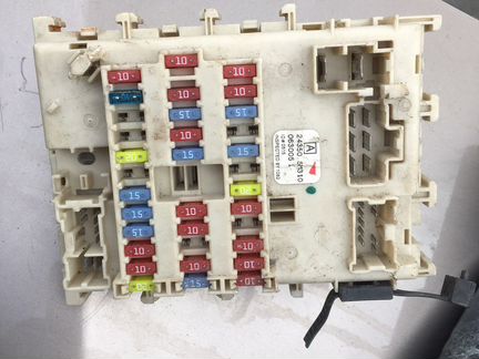Блок предохранителей салона Ниссан Альмера N16