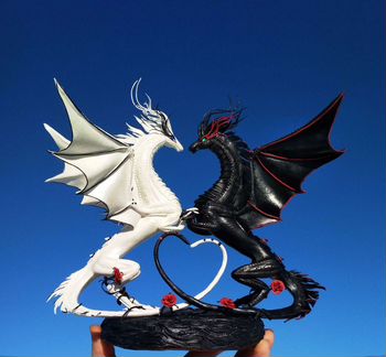 Фигурки и украшения