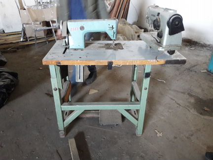 Промышленные швейные машинки со столом
