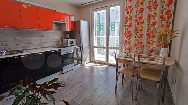 1-к. квартира, 40 м², 8/17 эт.