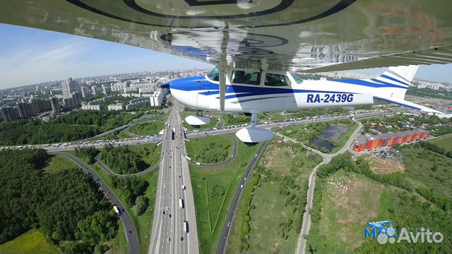 Полет на самолете над Москвой