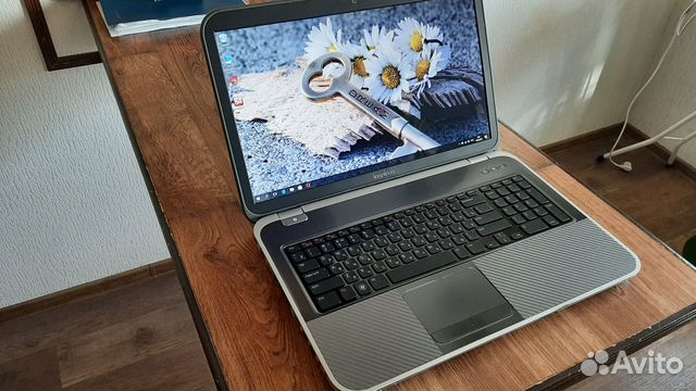 Мощный 17-дюймовый dell n5720 #1027