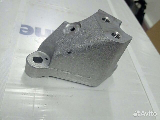 Кронштейн левой опоры двигателя Веста