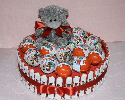 Игрушка Киндер, торт Киндер сюрприз