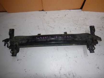 Усилитель переднего бампера KIA sorento 2009