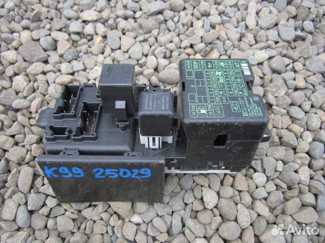 Блок предохранителей Mitsubishi Challenger K99