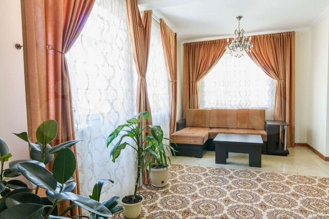 Комната 10 м², 1/4 эт.