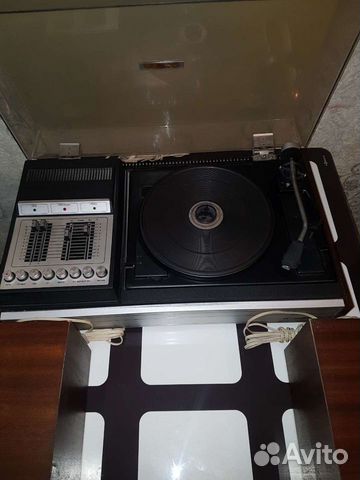 Проигрователь Мелодия 103 В-стерео с колонками