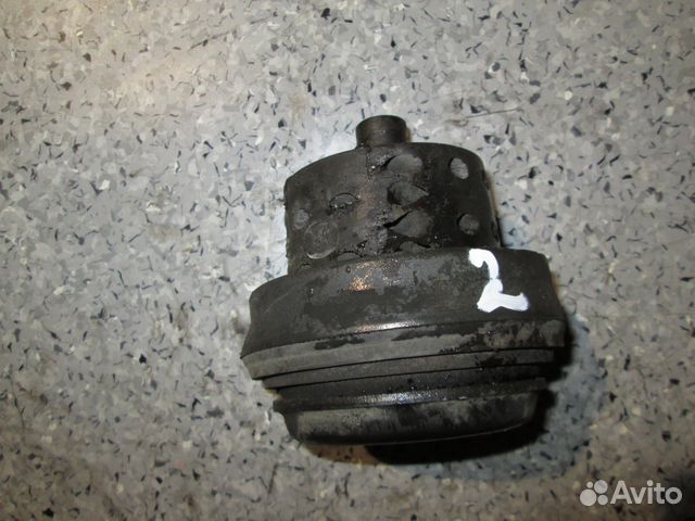 Подушка двигателя VW Passat B4 Фольксваген