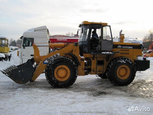 Стекло левое Фронтальный погрузчик Yutong 931 A