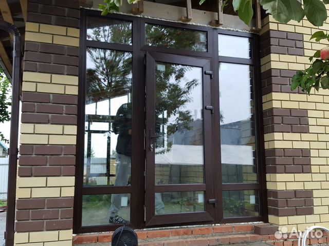 Входная группа из пластика и алюминия