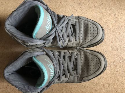 Кроссовки Nike