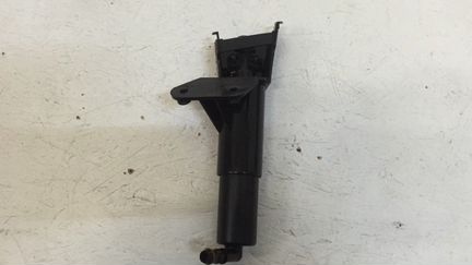 Avensis 2006-08 форсунка левая и правая новая