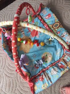 Детский игровой коврик, игрушки и ванночка бесплат