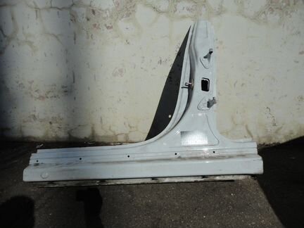 Средняя левая стойка Порше Панамера