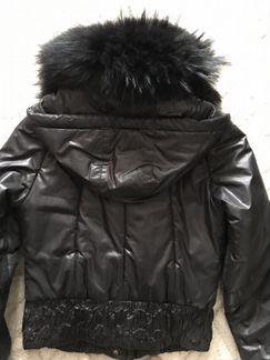 Куртка чёрная утеплённая с мехом из енота