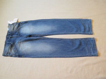 Новые джинсы мальчику 134р