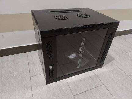 Телекоммуникационный шкаф (ящик) для оборудования