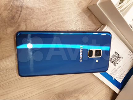 Смартфон Samsung Galaxy A8 (2018) 4/32GB