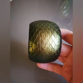 Браслет из кожи питона