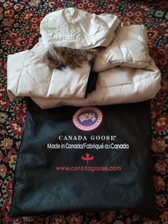 Пуховик Canada Goose