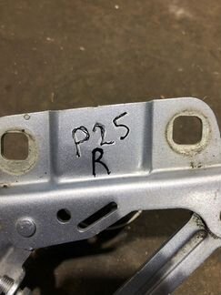 Петля капота правая Mercedes-Benz Ml-Class W164