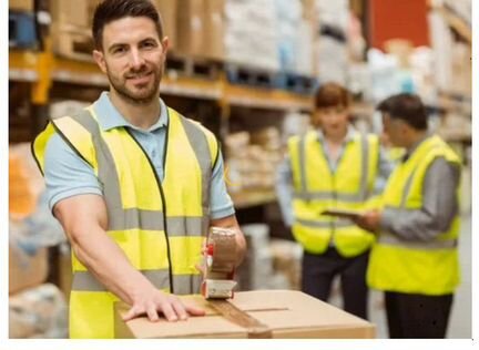 Работа вахтой - Комплектовщик (ца) с проживанием