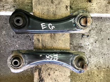 Рычаг подвески задний правый Honda Civic Ferio EG8