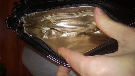 Женская сумка клатч лаковая на цепочке