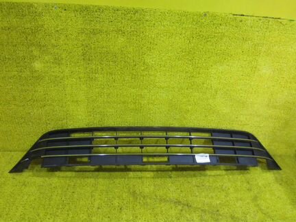 Решетка переднего бампера VW Touareg 2 NF (14-18)