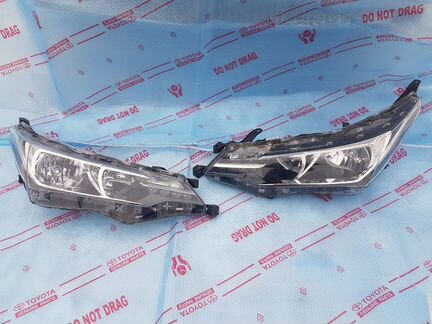 Toyota Corolla E180 фара б/у 81170-02L50